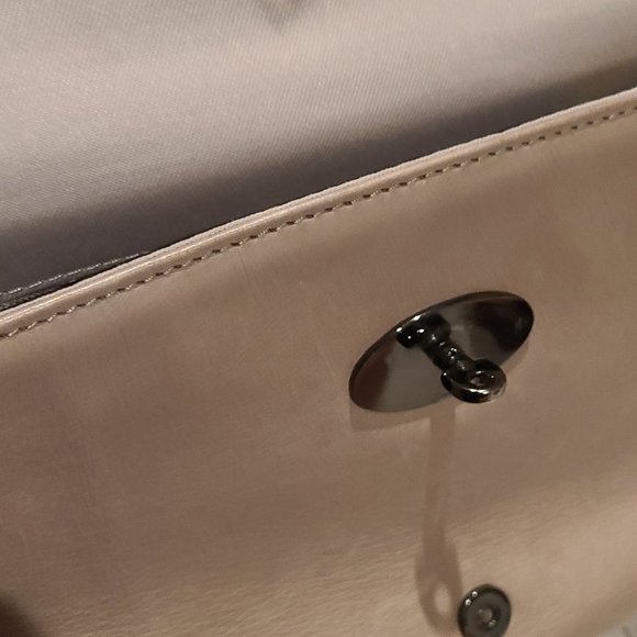 Danier genuine leather taupe crossbody bag - Picture 5 of 7